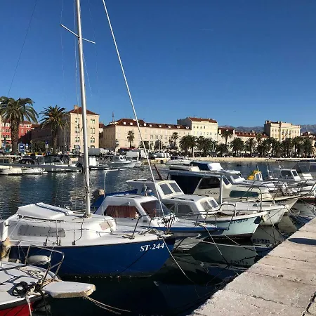 Oceanfront Pleic Appartamento Spalato
